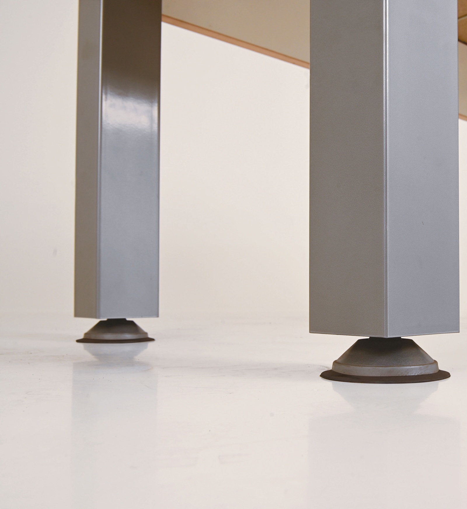 Gambe in metallo quadrate (cm. 10 x 10)